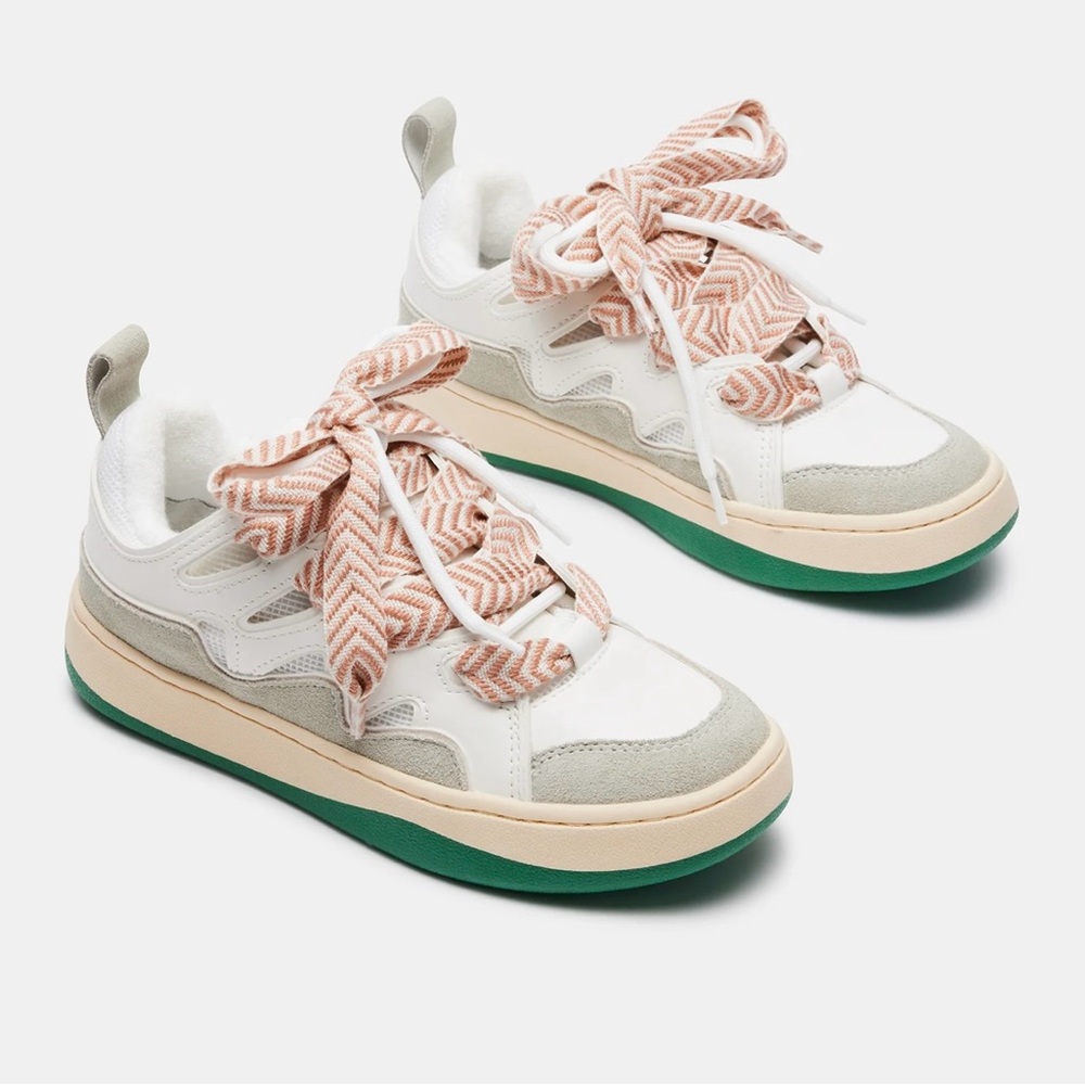 BNWT💚Women’s Steve Madden Sneakers